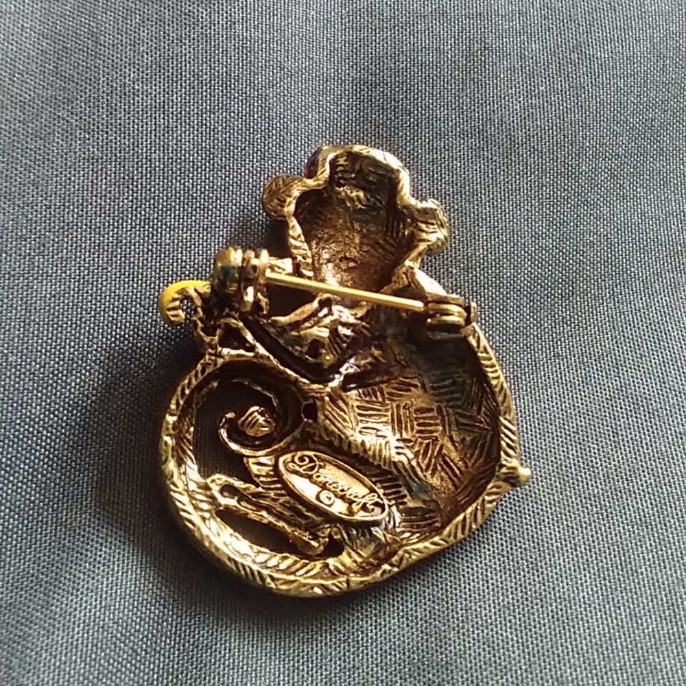 VINTAGE DANECRAFT MONKEY BROOCH PIN Red Rhinestones Gold Tone - Picture 3 of 3